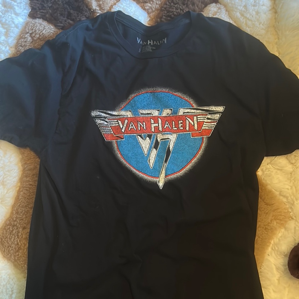 Men’s Van Halen shirt